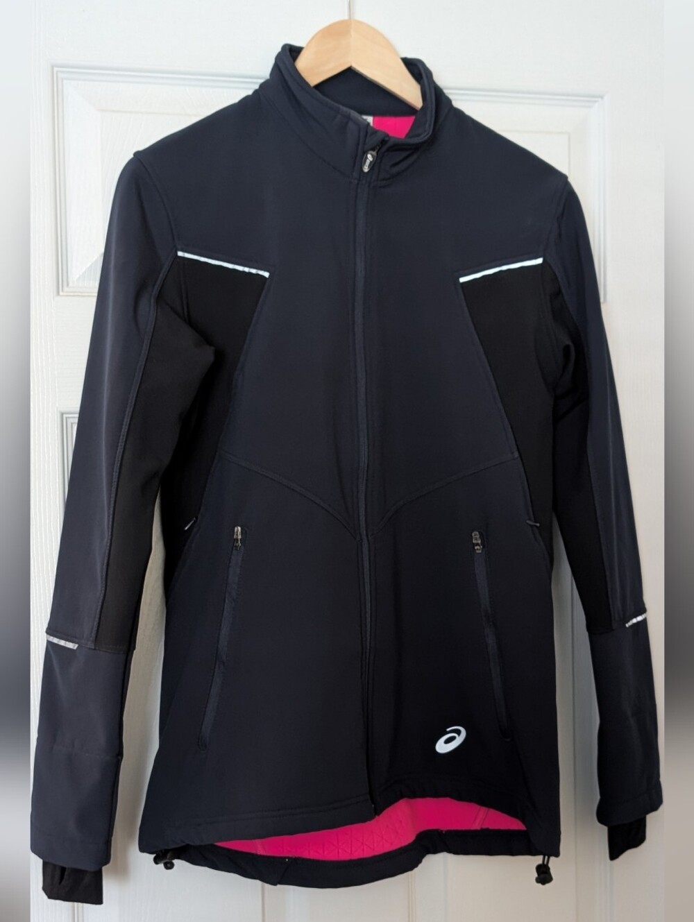 Aasics Women's Dark Navy Softshell Jacket with Hot Pink Inner Lining